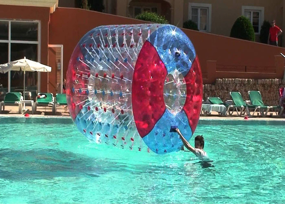 Porcellana Rullo gonfiabile dell'acqua delle piscine variopinte del cortile per i giochi di sport fornitore